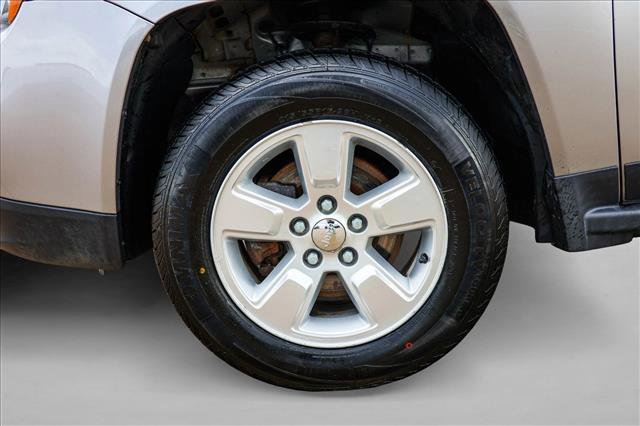 Used 2016 Jeep Compass Sport FWD image 9