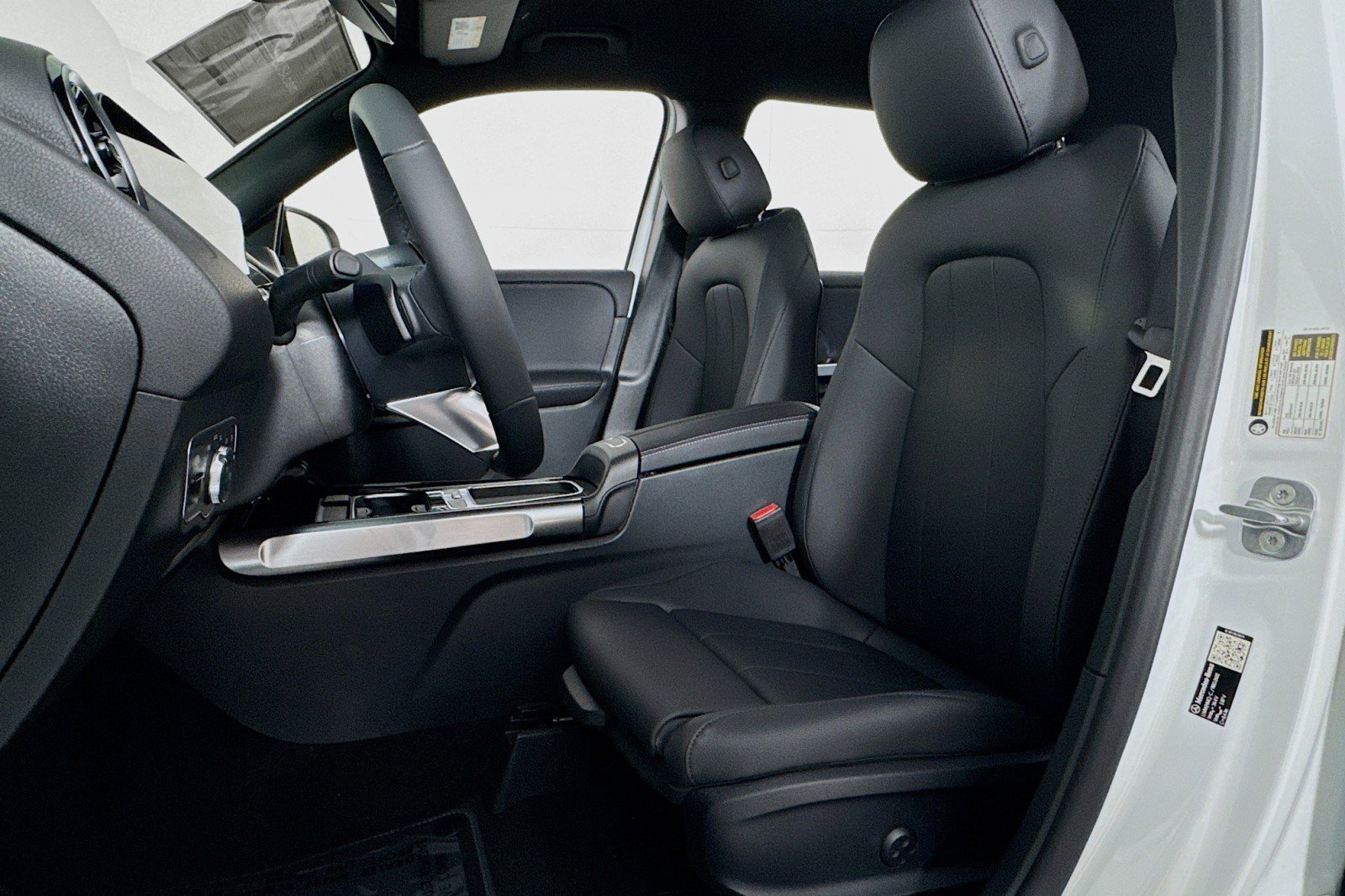 New 2026 Mercedes-Benz GLB 250 image 17