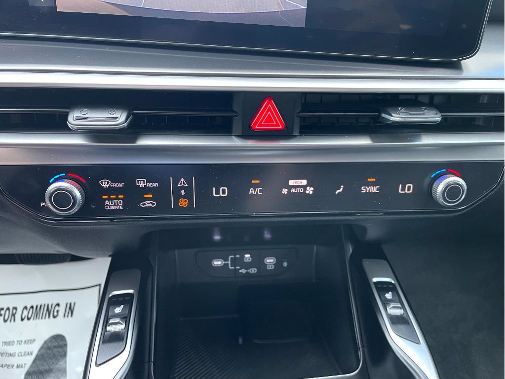 Used 2024 Kia Sorento S AWD/4WD image 18
