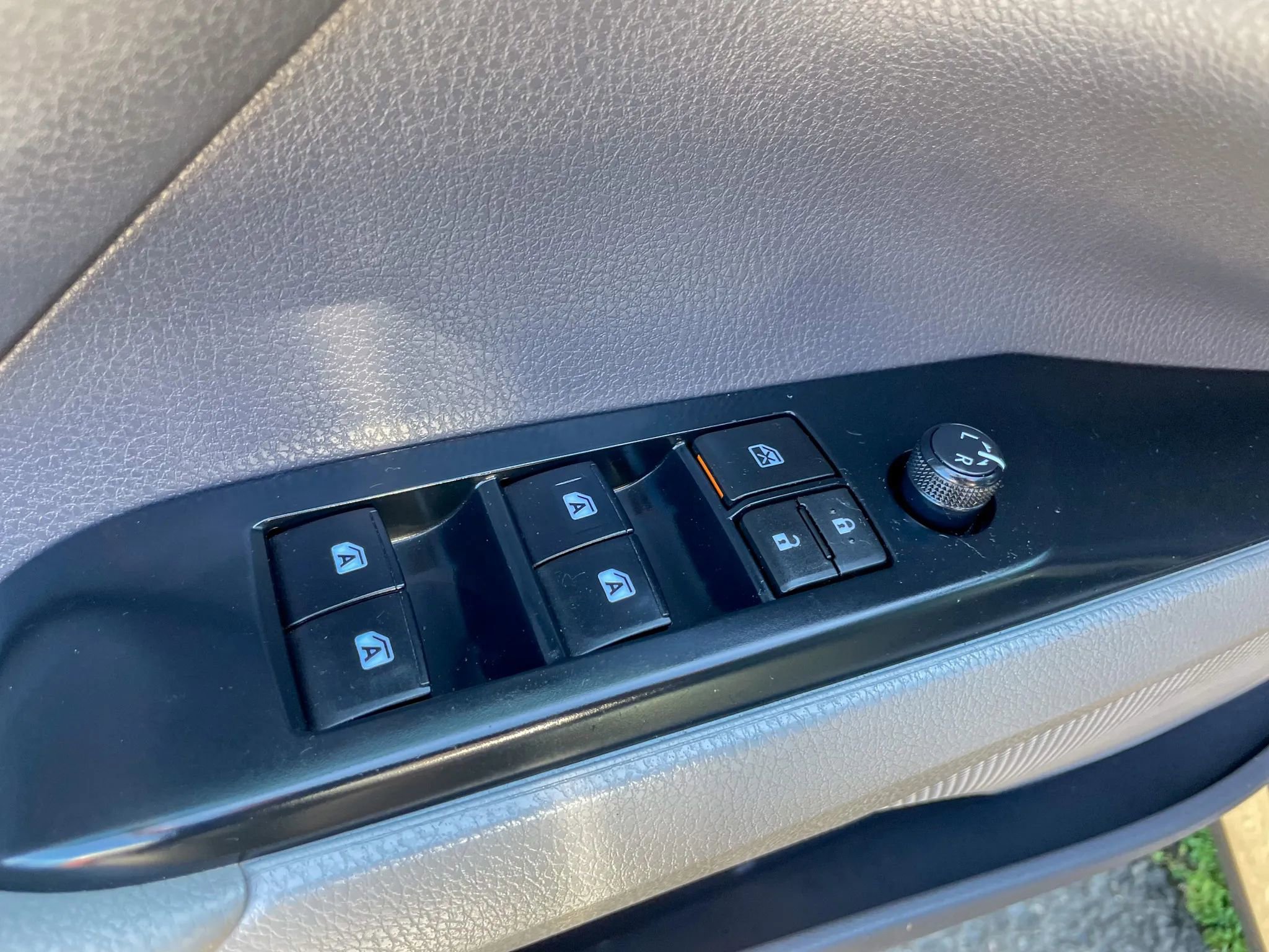 Used 2018 Toyota Camry LE image 15