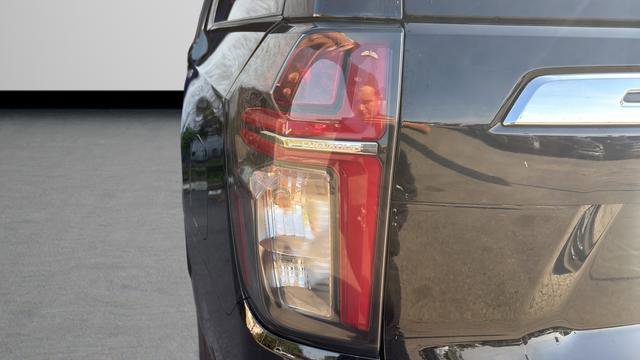 Used 2024 Chevrolet Suburban LT image 33