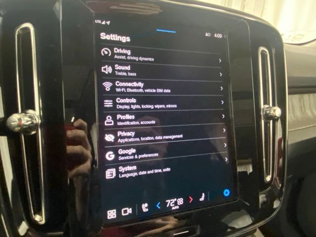 Used 2025 Volvo XC40 B5 Core AWD/4WD image 23