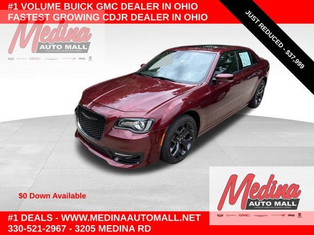 Used 2023 Chrysler 300 S w/ Comfort Group RWD image 1