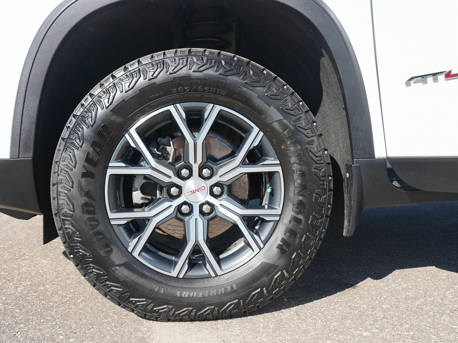 Used 2024 GMC Acadia AT4 w/ Luxury Package AWD/4WD image 31
