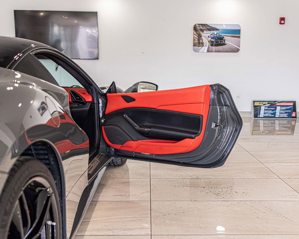 Used 2018 Ferrari 488 GTB RWD image 32