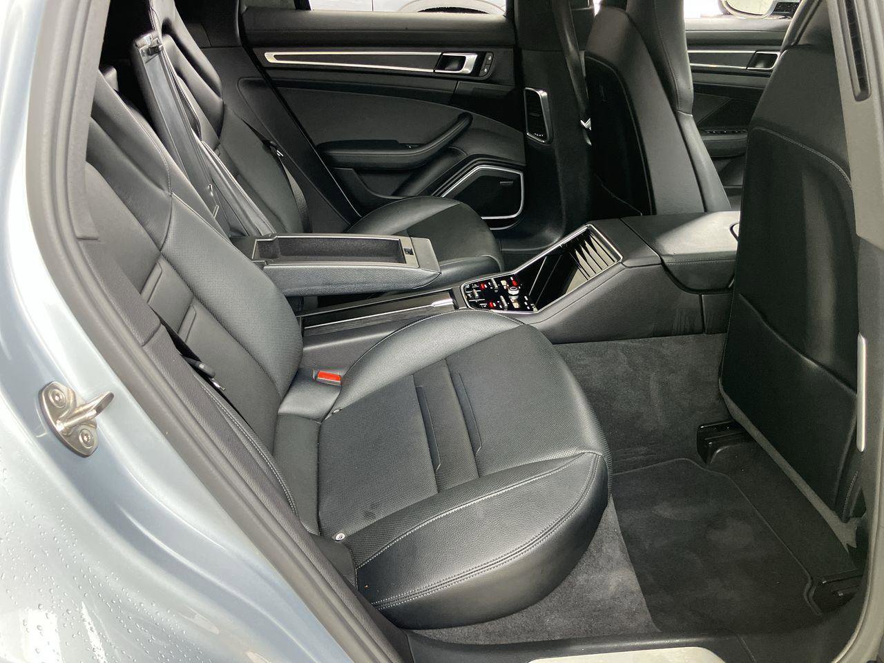 Used 2023 Porsche Panamera Platinum Edition w/ Sportdesign Package image 35