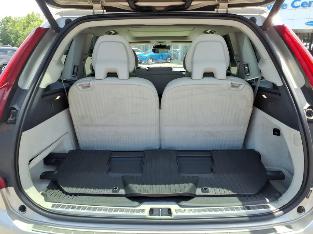 Used 2016 Volvo XC90 T6 Momentum w/ Momentum Plus Package AWD/4WD image 25