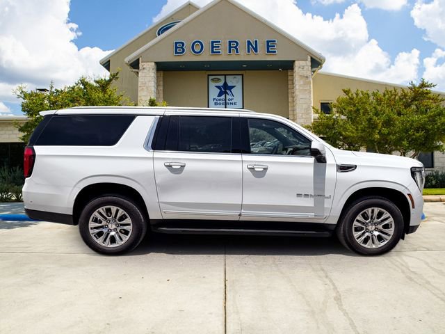 Used 2025 GMC Yukon XL Denali AWD/4WD image 5