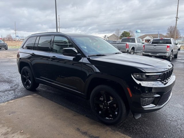 New 2025 Jeep Grand Cherokee Altitude image 8