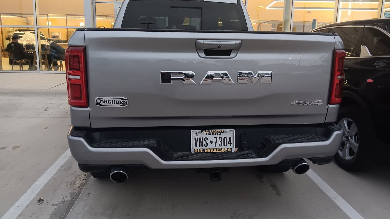 Used 2025 RAM 1500 Limited w/ Off Road Group AWD/4WD image 4