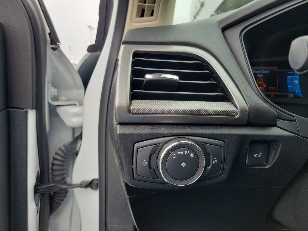 Certified 2018 Ford Fusion SE w/ Fusion SE Technology Package image 22