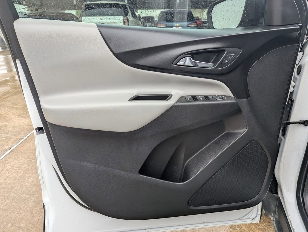 Used 2021 Chevrolet Equinox LS w/ LS Convenience Package FWD image 12