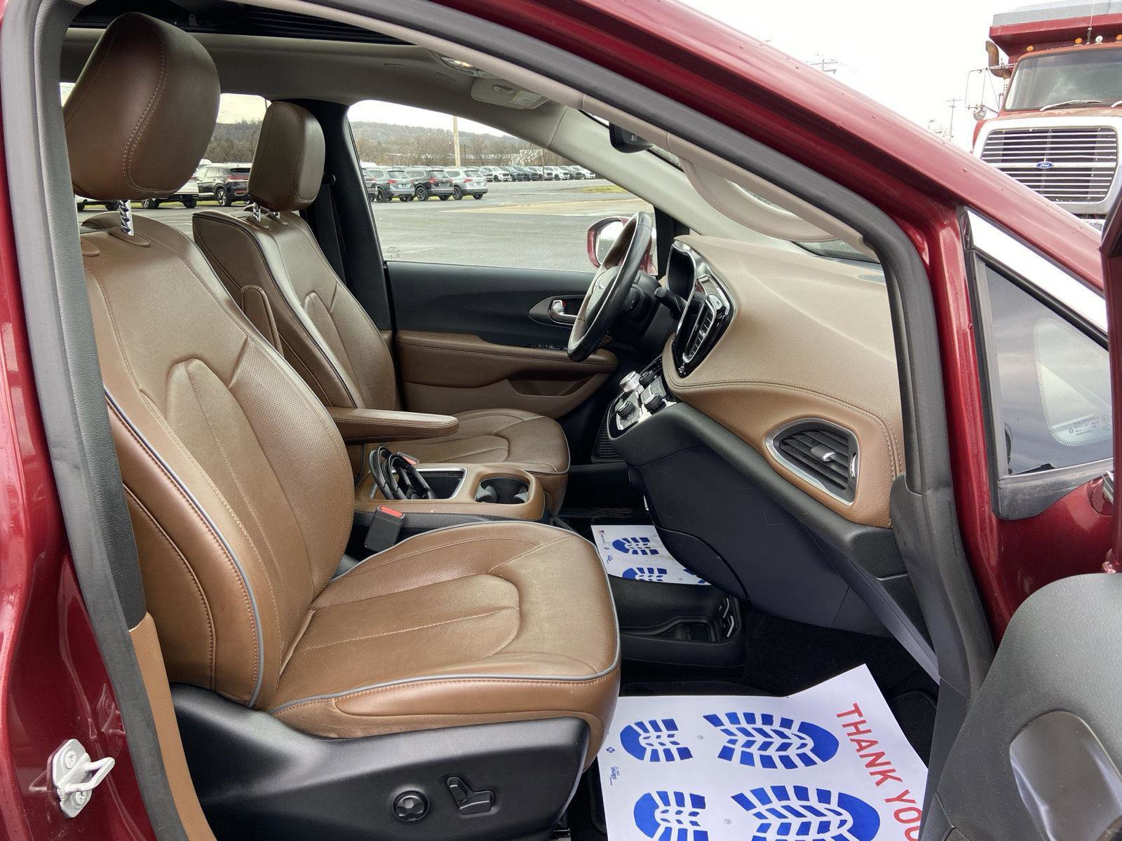 Used 2019 Chrysler Pacifica Limited w/ Advanced Safetytec Group image 32