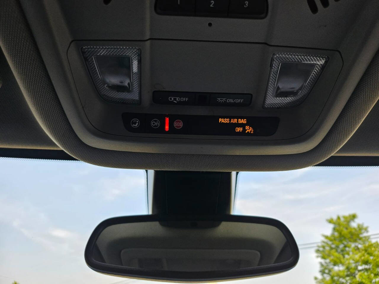 Used 2022 GMC Acadia SLT w/ LPO, Floor Liner Package image 23