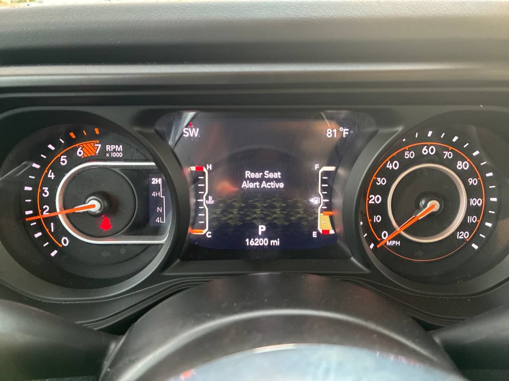 Used 2026 Jeep Wrangler Unlimited Sahara AWD/4WD image 28