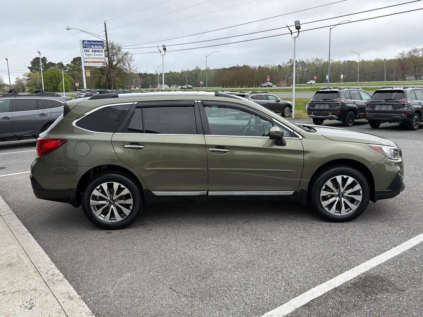 Used 2019 Subaru Outback 2.5i Touring image 5