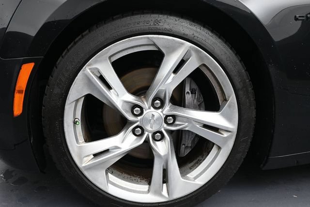 Used 2019 Chevrolet Camaro SS RWD image 22