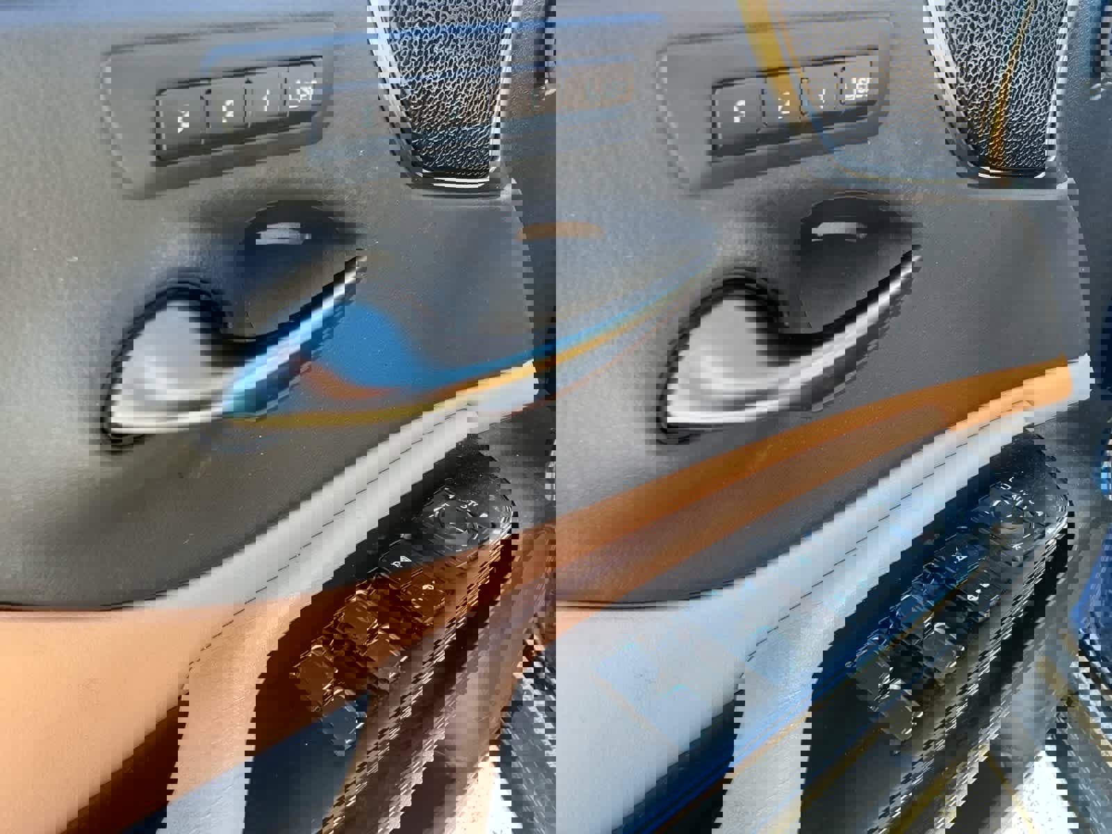 Used 2022 Lexus ES 300h w/ Luxury Package image 20