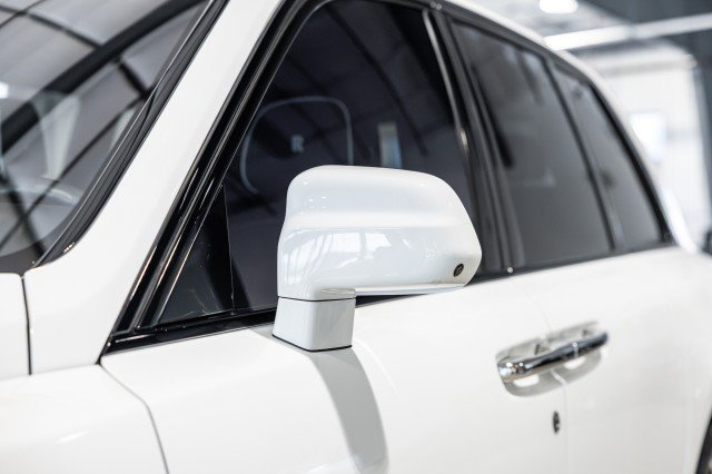 Used 2022 Rolls-Royce Cullinan Black Badge AWD/4WD image 15