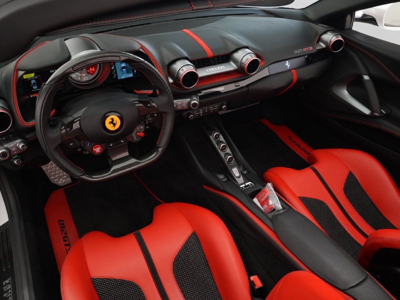 Used 2022 Ferrari 812 GTS RWD image 13