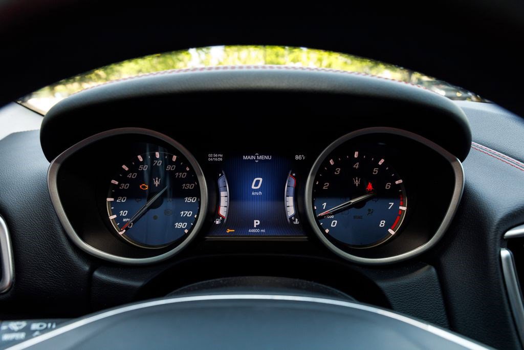 Used 2016 Maserati Ghibli image 25