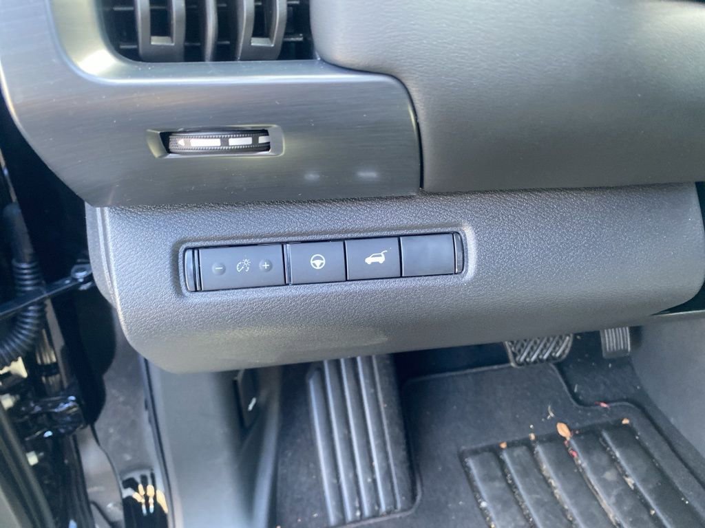 New 2025 Nissan Pathfinder SL image 15