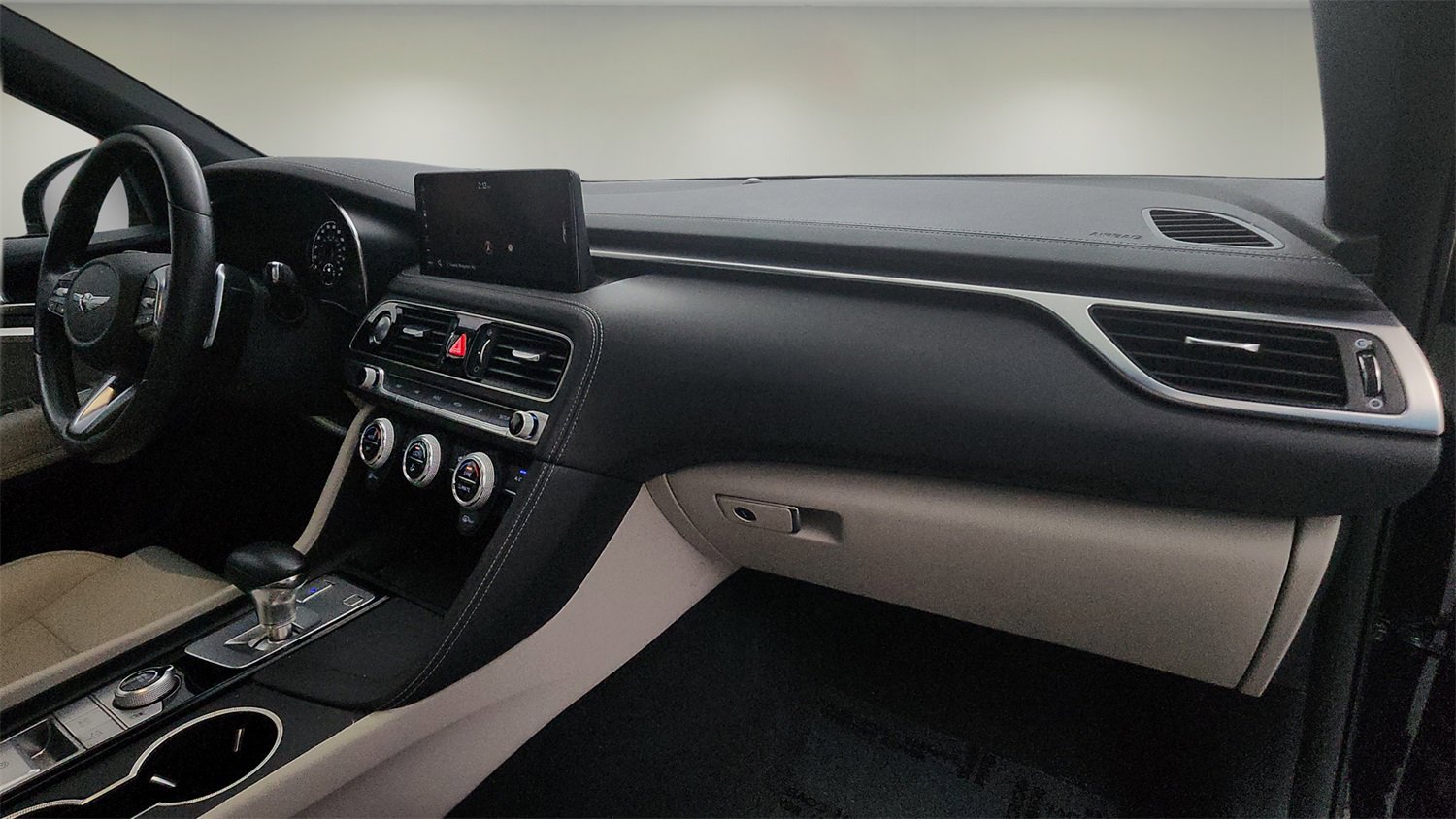 Used 2022 Genesis G70 2.0T image 25