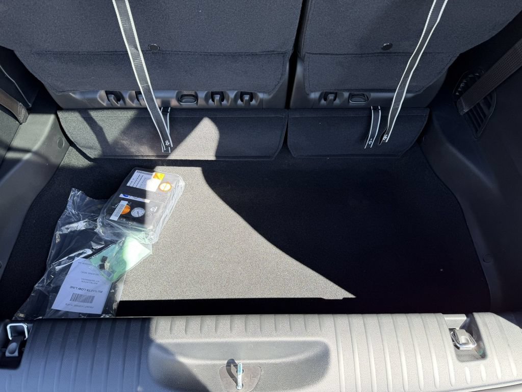 New 2026 Chrysler Voyager LX FWD image 10