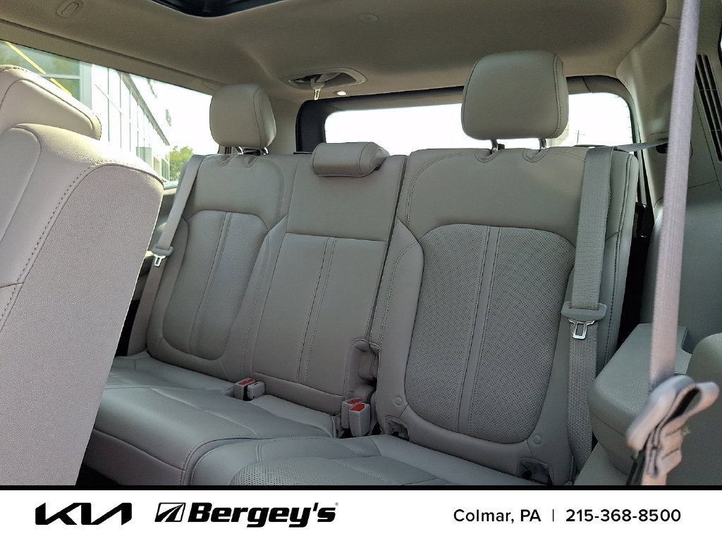 Used 2024 Jeep Wagoneer 4WD w/ Premium Group I image 13