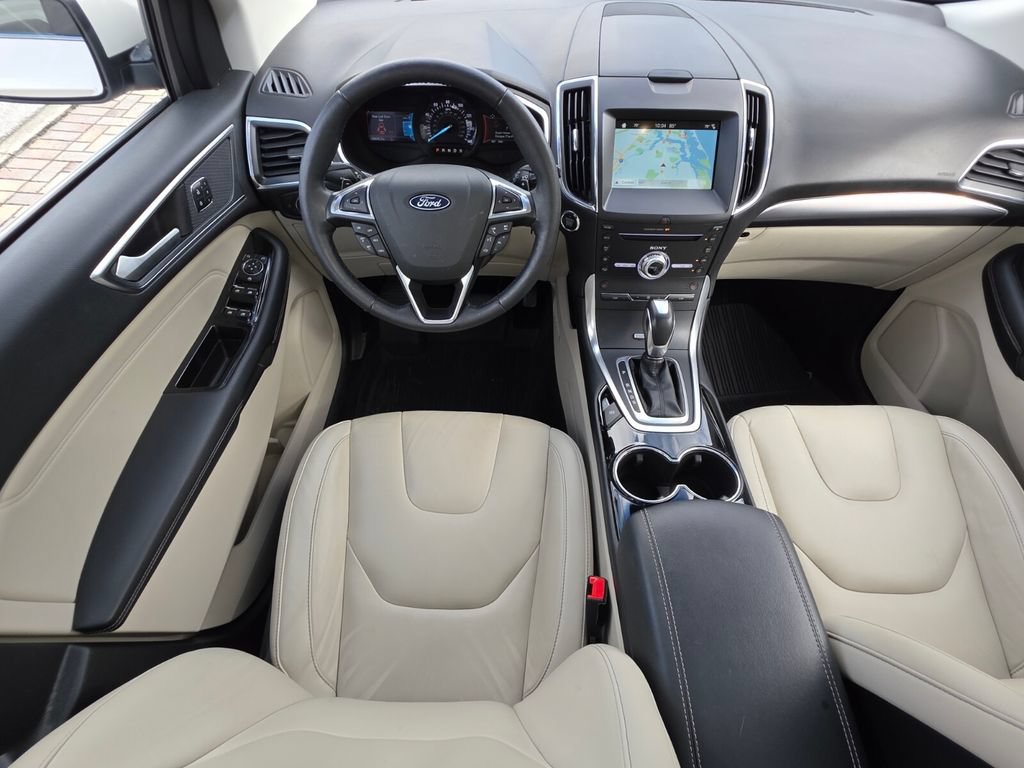 Used 2018 Ford Edge Titanium w/ Technology Package AWD/4WD image 6