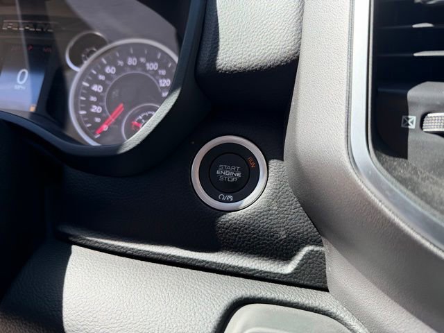 New 2026 RAM 1500 4x4 Crew Cab image 25
