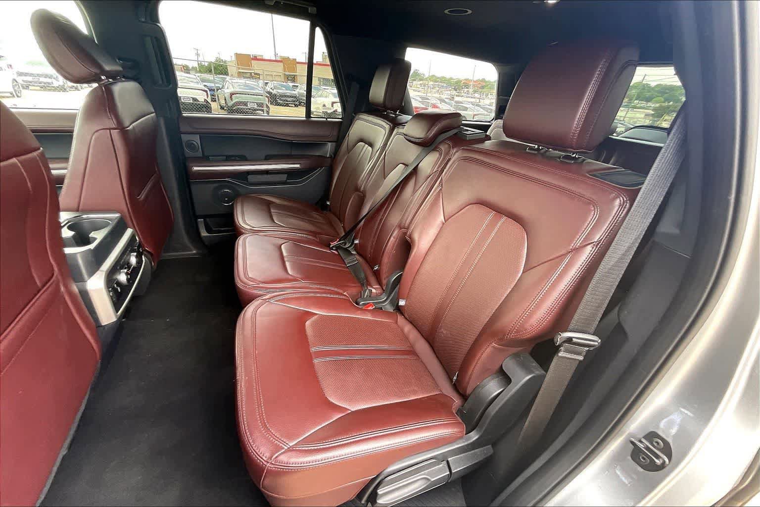 Used 2024 Ford Expedition Limited image 29