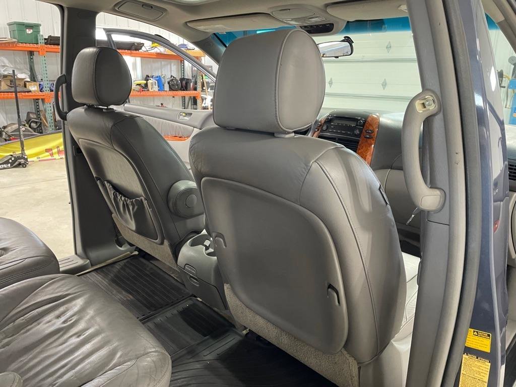 Used 2008 Toyota Sienna XLE image 19