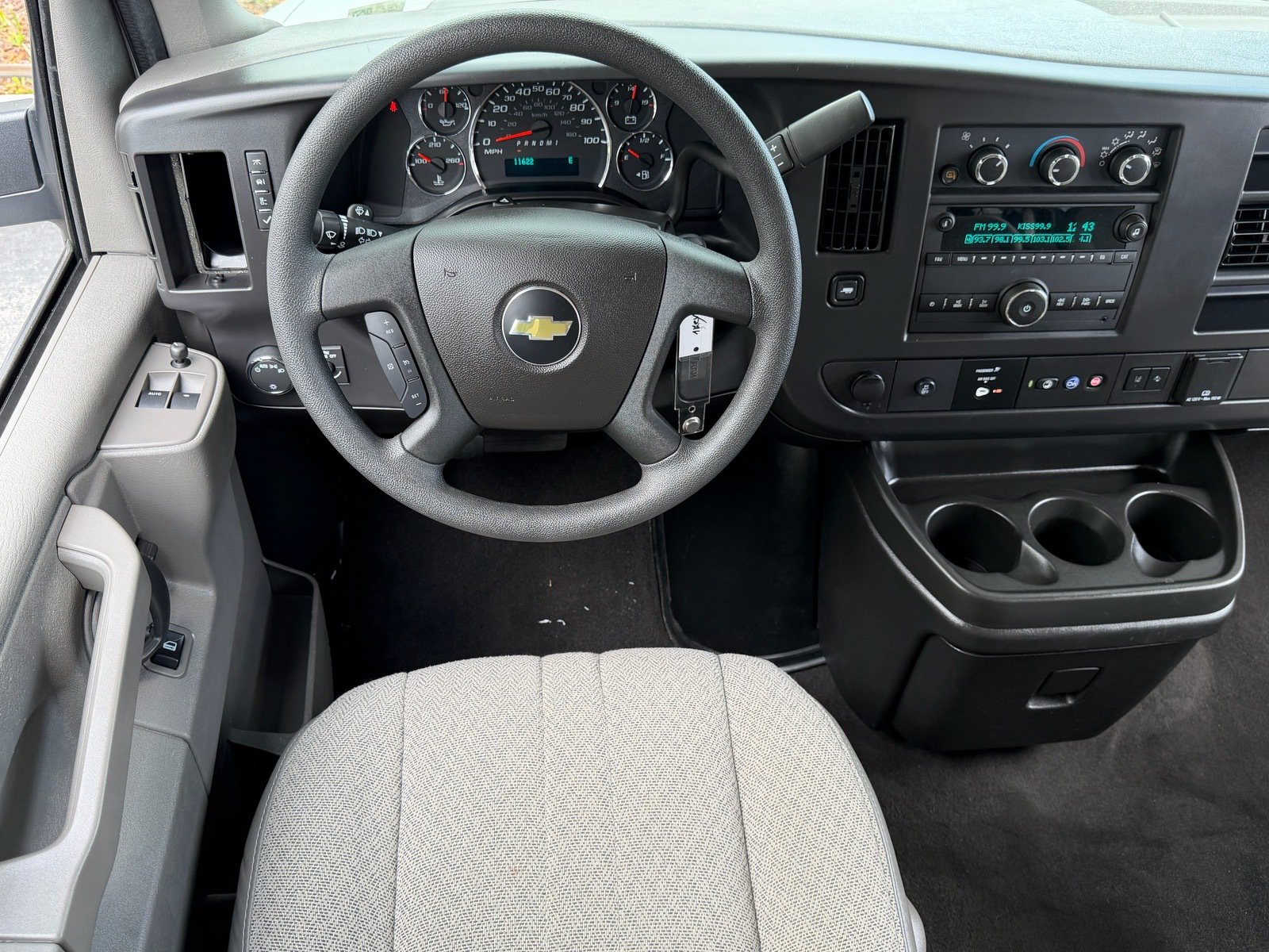 Used 2025 Chevrolet Express 3500 LT w/ LT Preferred Equipment Group RWD image 11