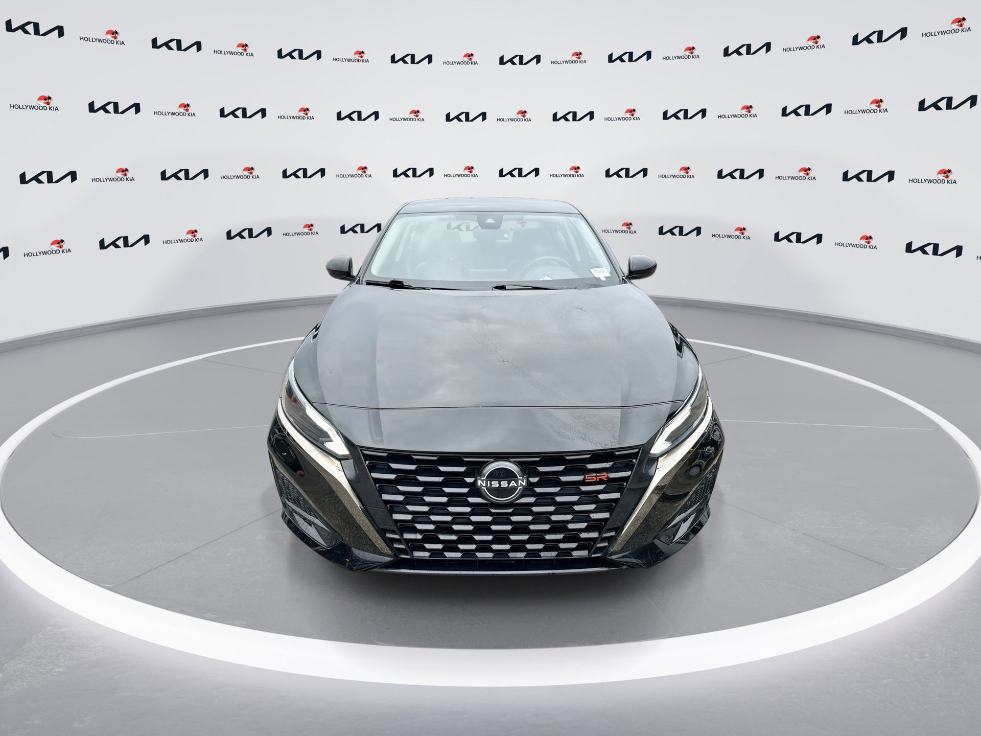 Used 2024 Nissan Altima 2.5 SR image 3