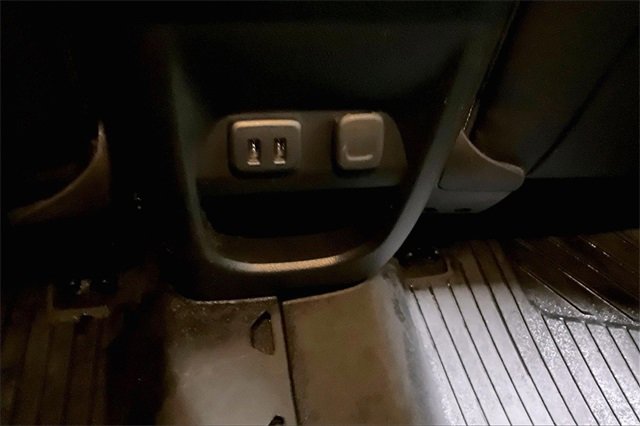 Used 2017 Chevrolet Colorado Z71 image 27