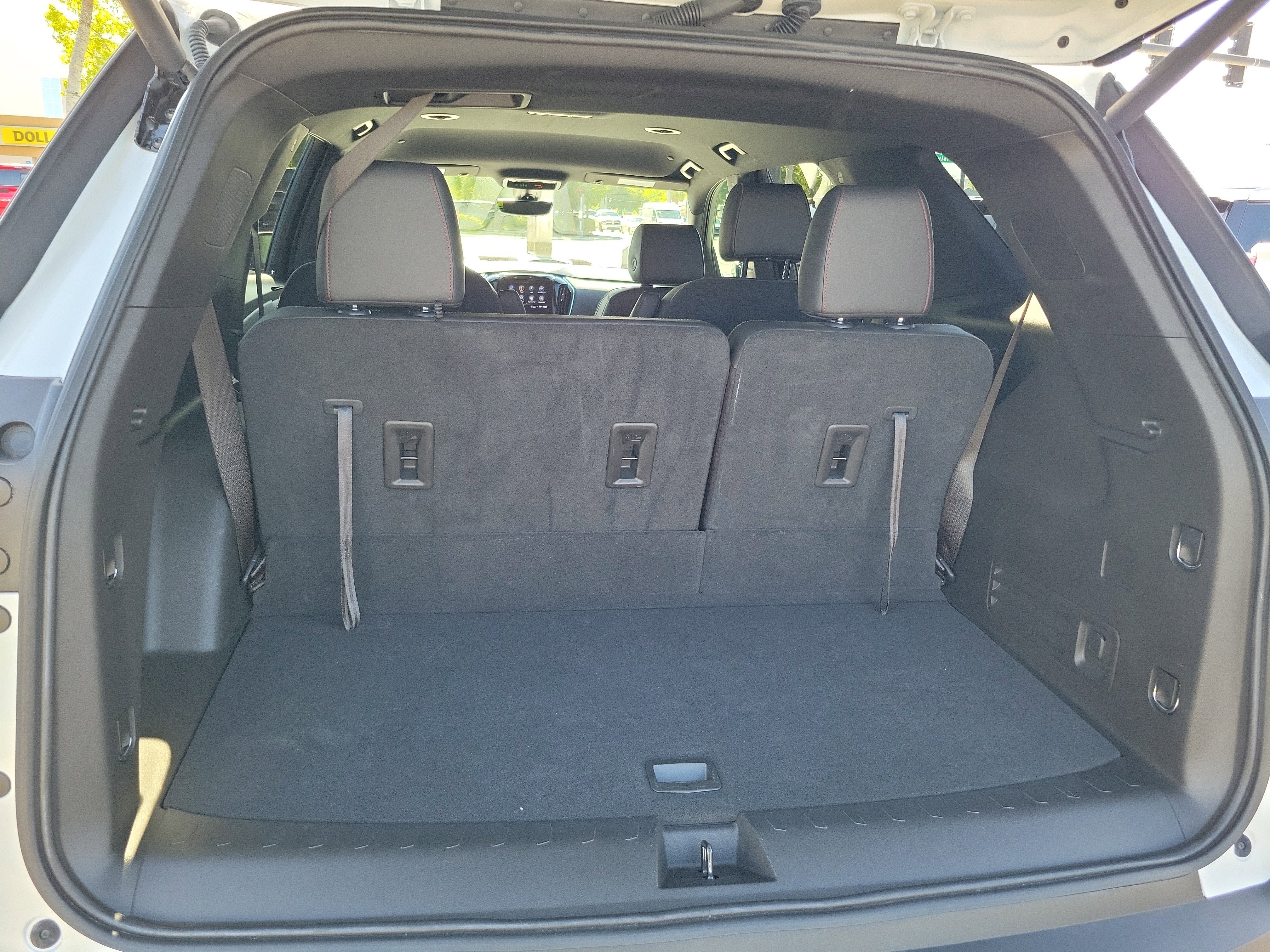 Used 2023 Chevrolet Traverse RS FWD image 6