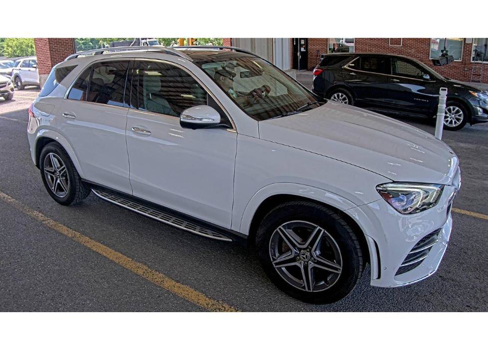 Used 2022 Mercedes-Benz GLE 350 4MATIC w/ AMG Line Exterior image 1