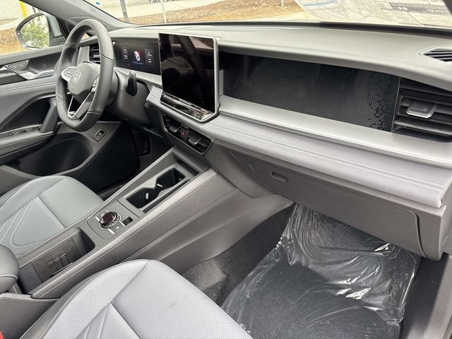 New 2026 Volkswagen Tiguan SE R-Line FWD image 27