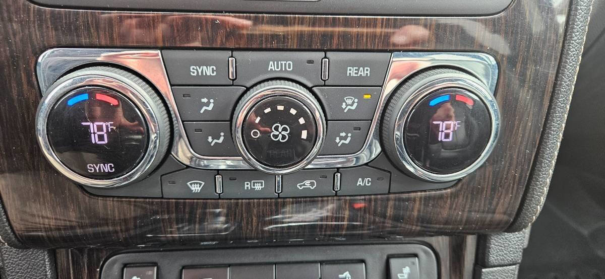 Used 2016 Chevrolet Traverse LT image 14