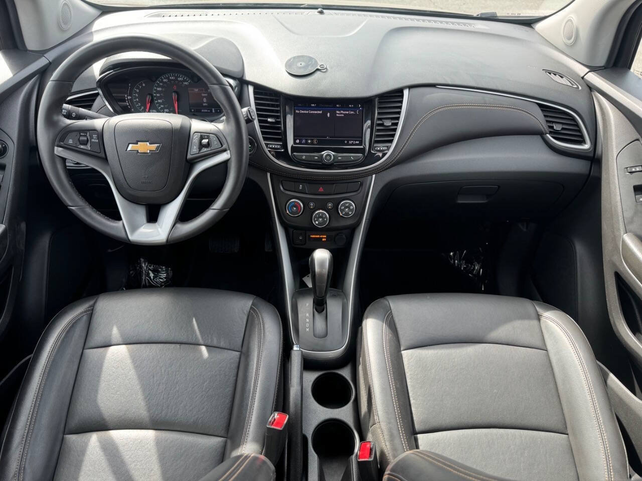 Used 2021 Chevrolet Trax LT w/ Premium Seat Package AWD/4WD image 6