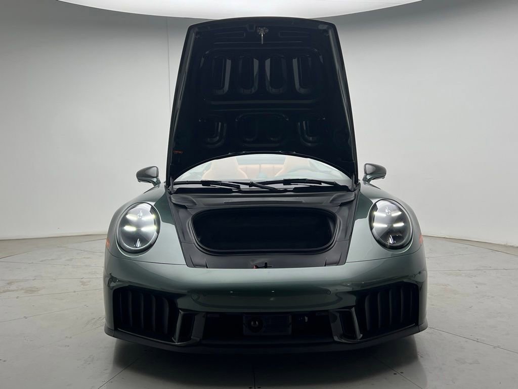 Used 2025 Porsche 911 Carrera 4 GTS image 35