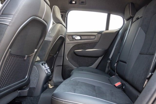 Used 2024 Volvo C40 P8 Recharge Plus w/ Climate Package image 19