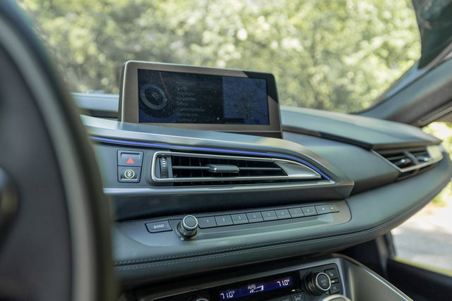 Used 2015 BMW i8 AWD/4WD image 17