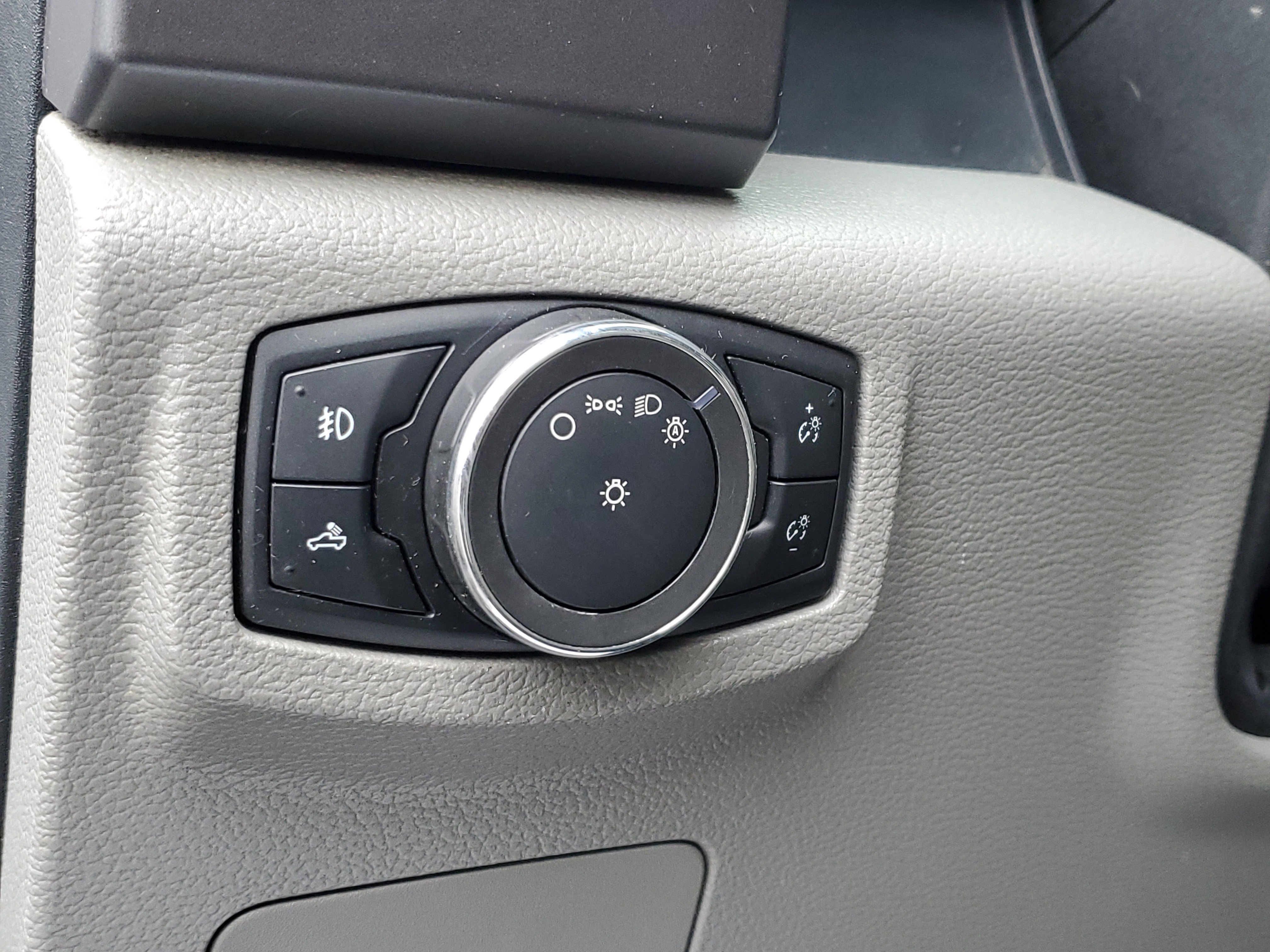 Used 2016 Ford F150 XLT image 19