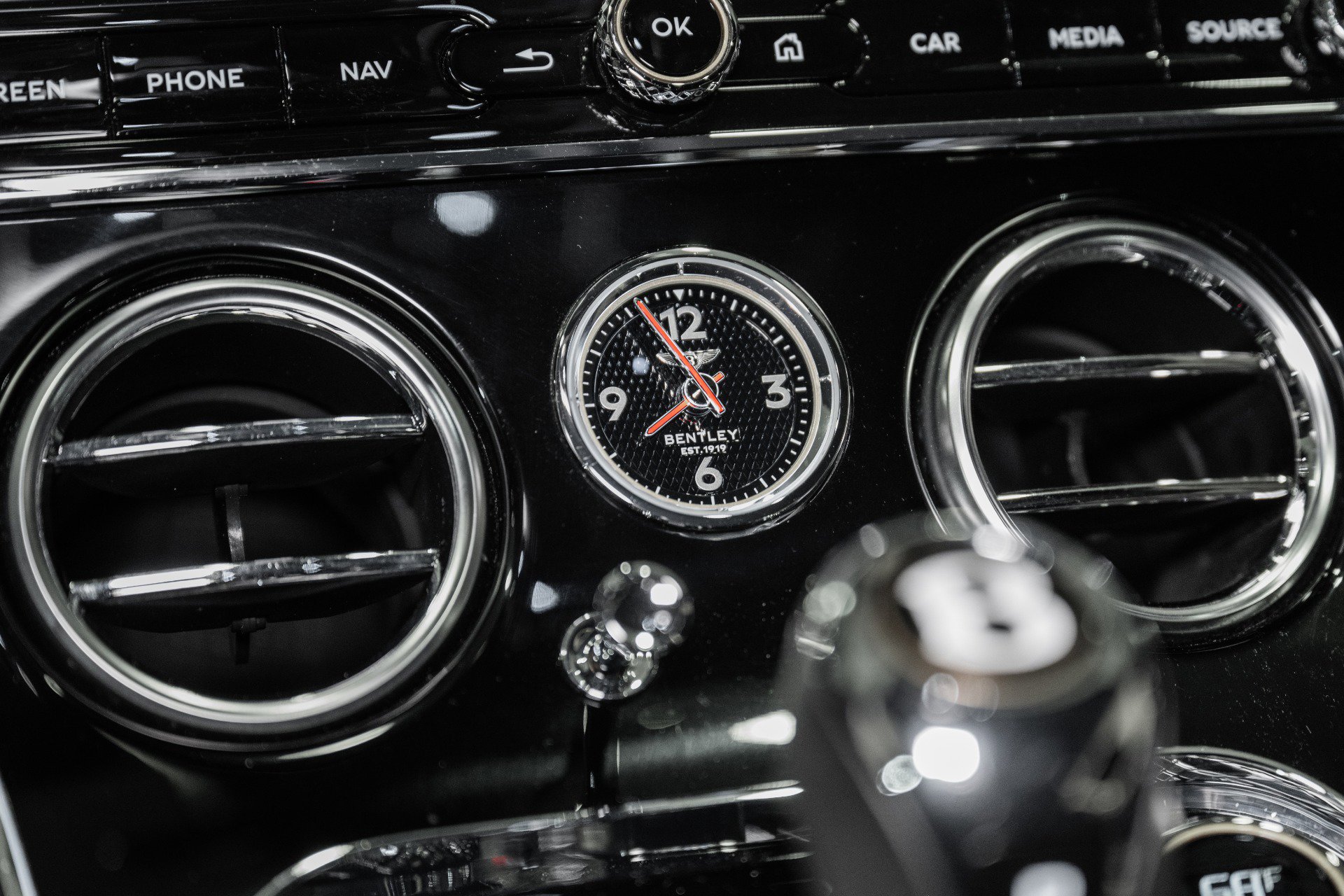 Used 2020 Bentley Continental GT image 32