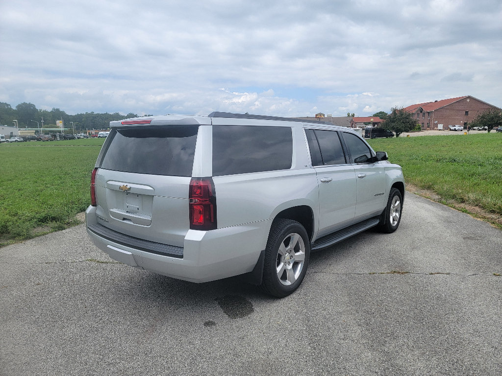 Used 2017 Chevrolet Suburban LT AWD/4WD image 8