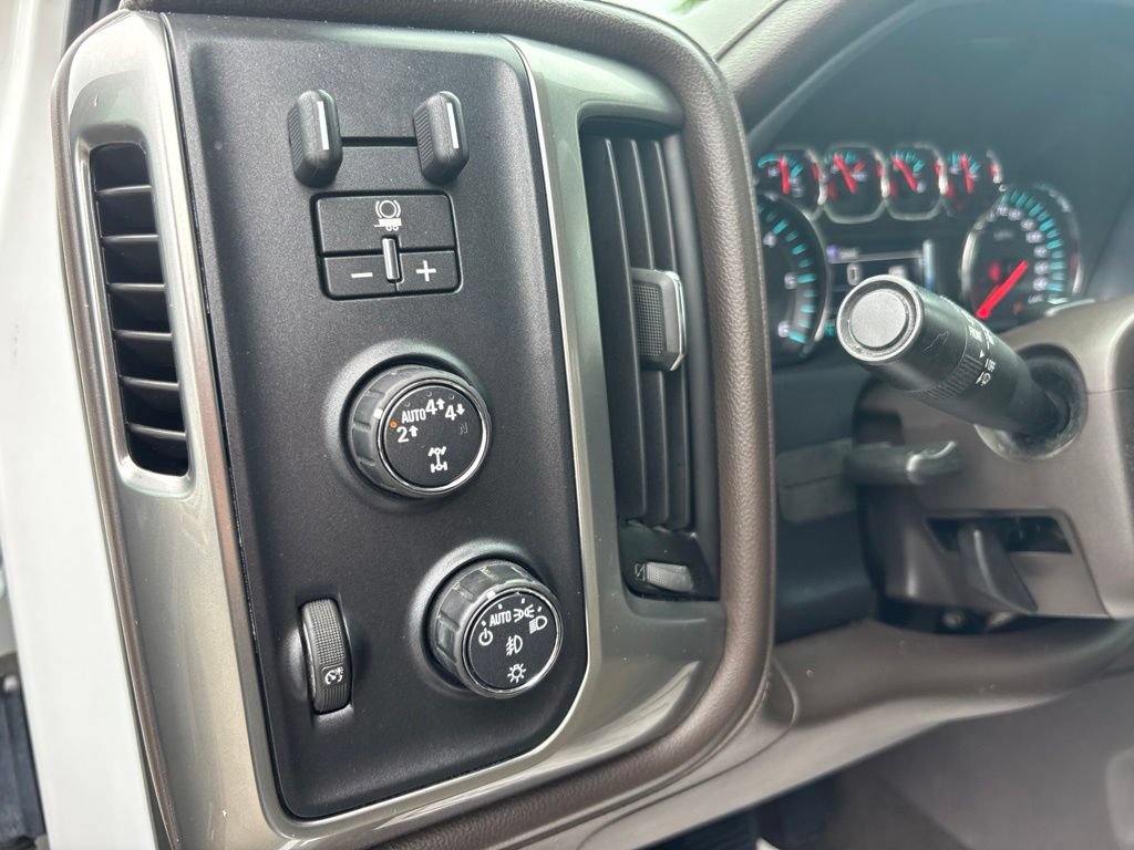 Used 2018 Chevrolet Silverado 1500 LTZ Z71 w/ LTZ Plus Package AWD/4WD image 18