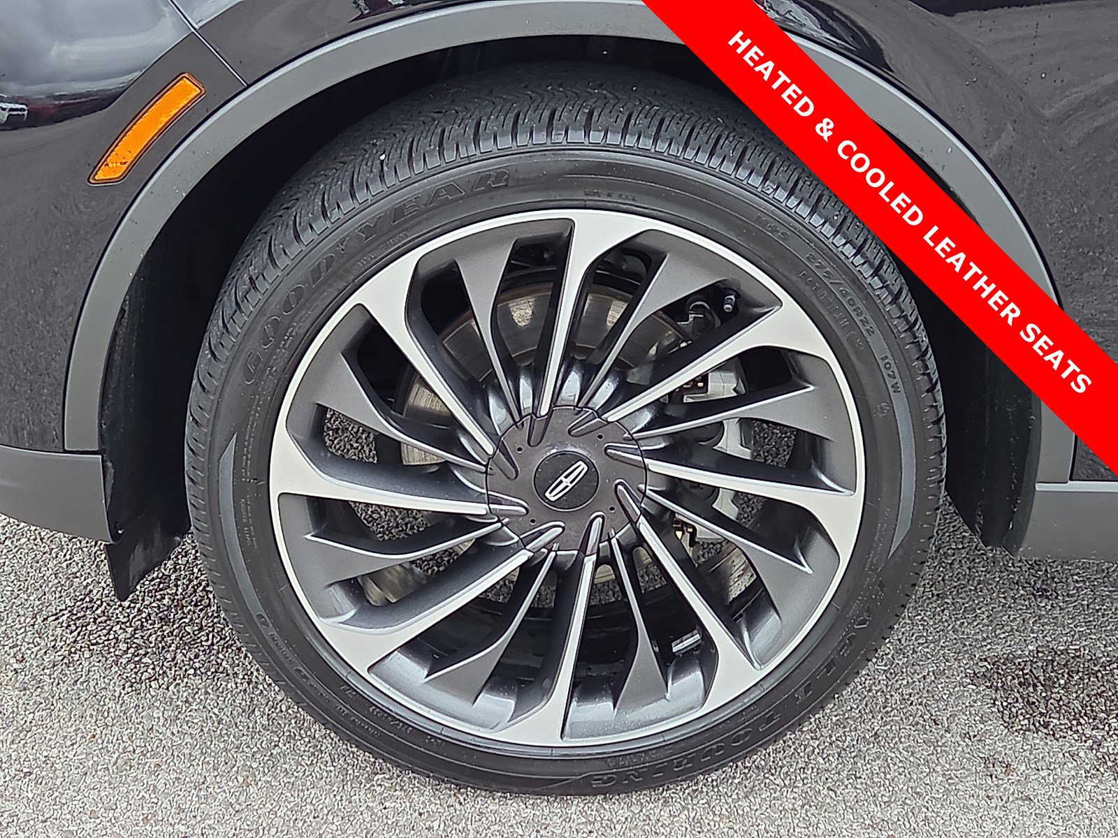 Used 2025 Lincoln Aviator Reserve w/ Equipment Group 201A image 7