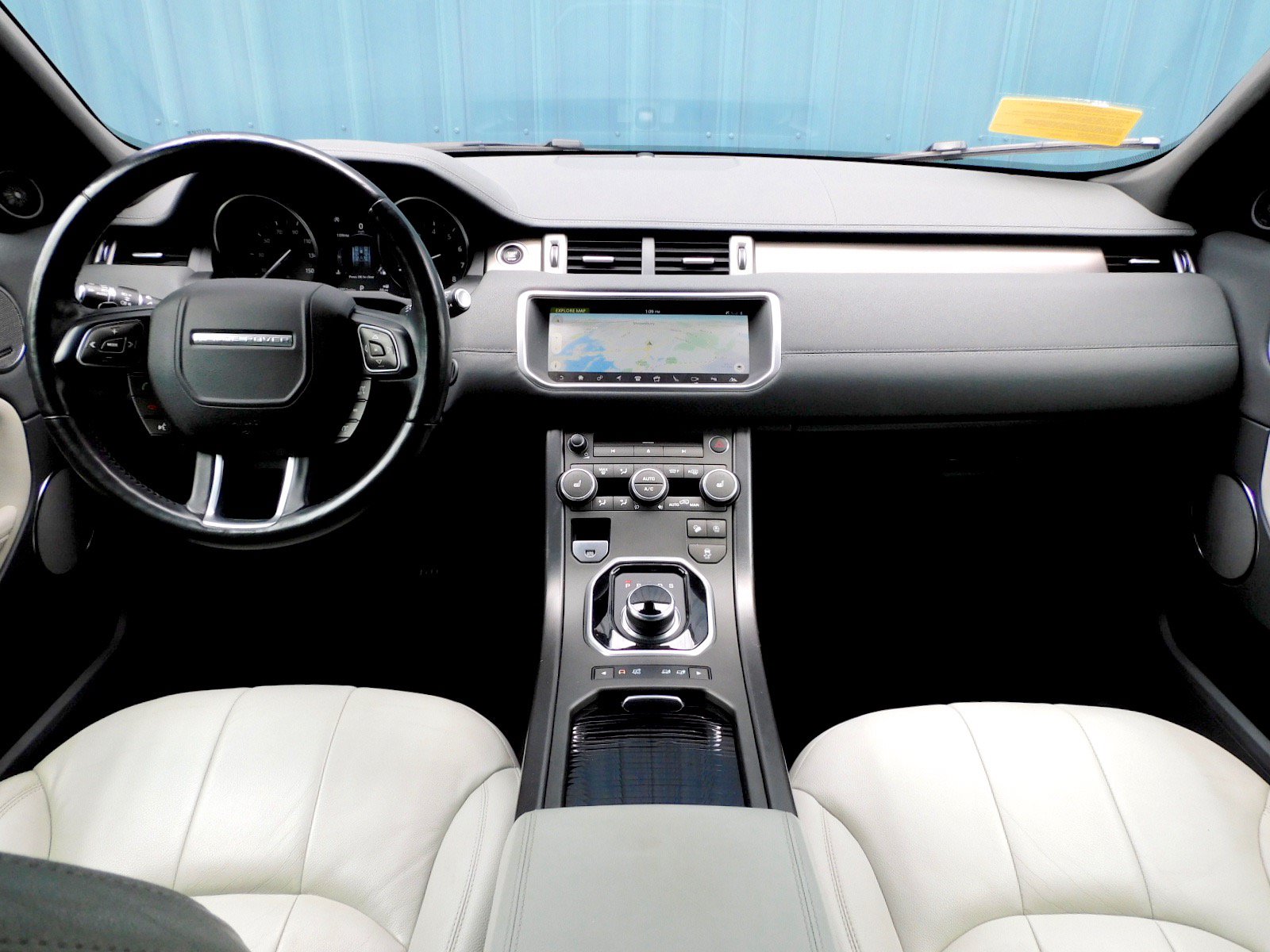 Used 2019 Land Rover Range Rover Evoque SE Premium AWD/4WD image 9